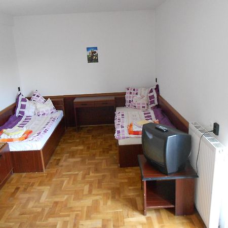 Peregrino Panzio Bed & Breakfast Budaors Bilik gambar
