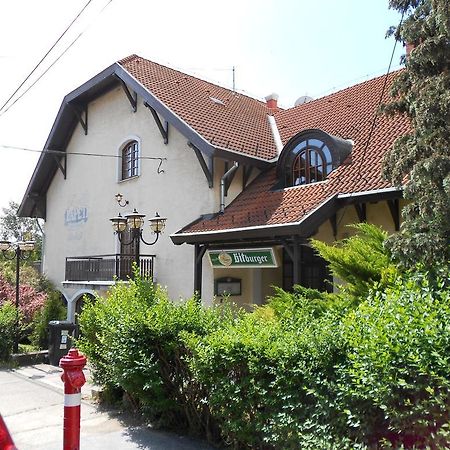 Peregrino Panzio Bed & Breakfast Budaors Luaran gambar