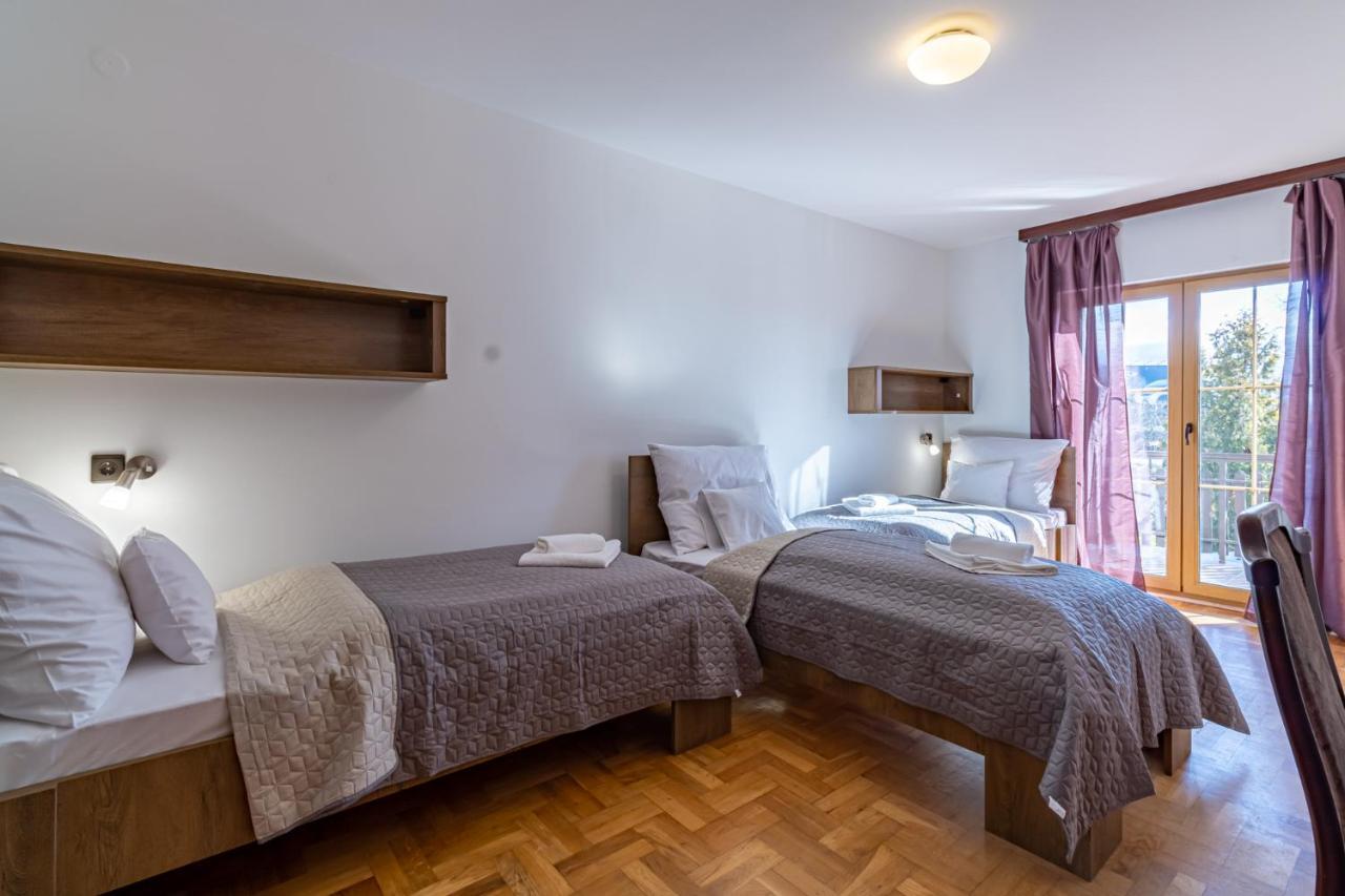 Peregrino Panzio Bed & Breakfast Budaors Luaran gambar
