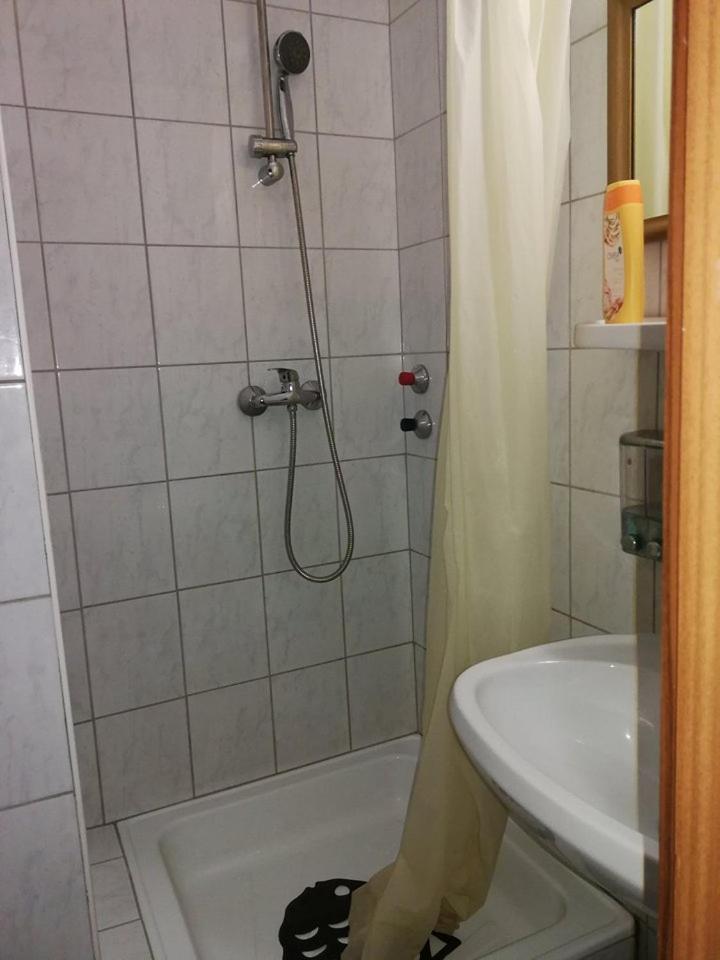 Peregrino Panzio Bed & Breakfast Budaors Luaran gambar