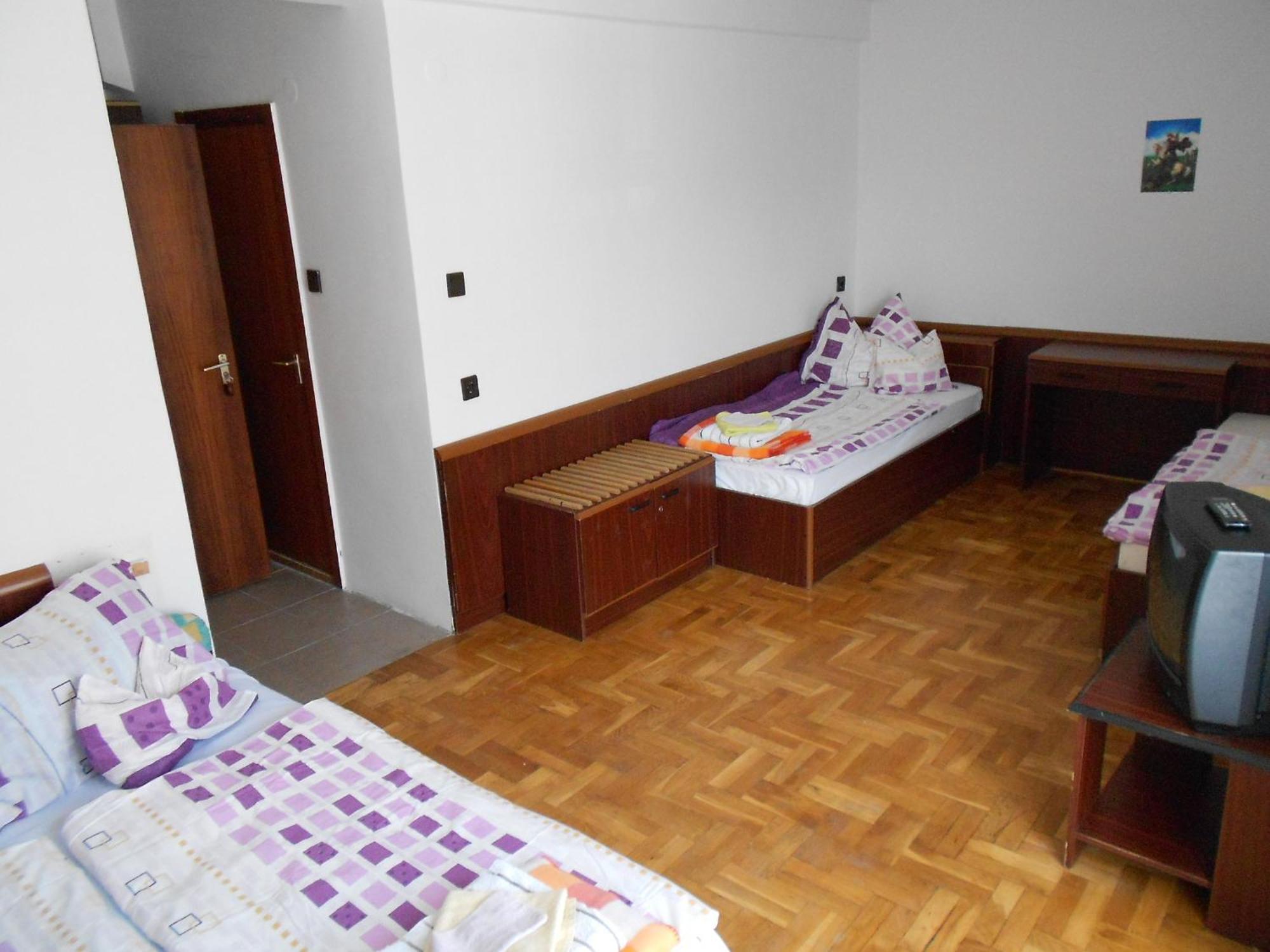 Peregrino Panzio Bed & Breakfast Budaors Bilik gambar