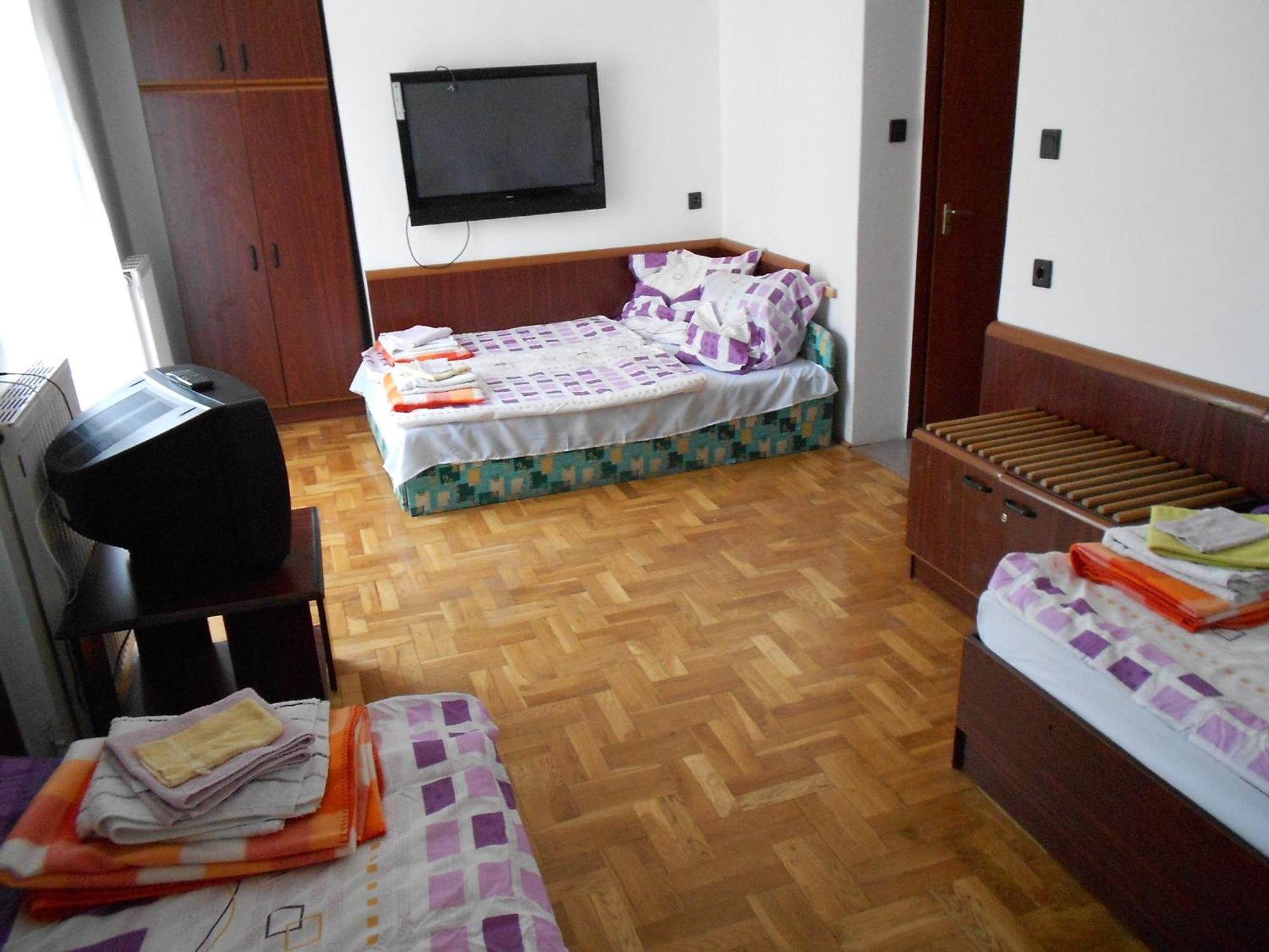 Peregrino Panzio Bed & Breakfast Budaors Bilik gambar