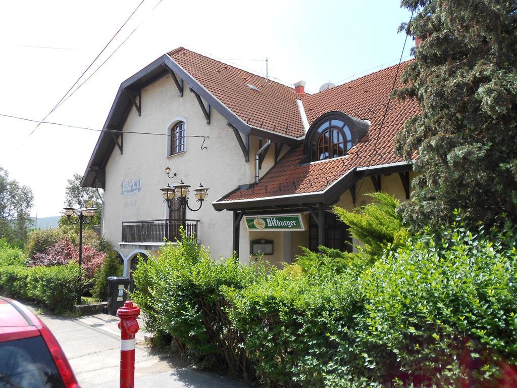 Peregrino Panzio Bed & Breakfast Budaors Luaran gambar