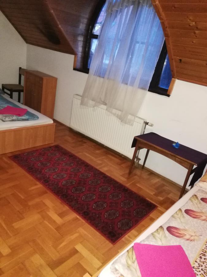 Peregrino Panzio Bed & Breakfast Budaors Luaran gambar