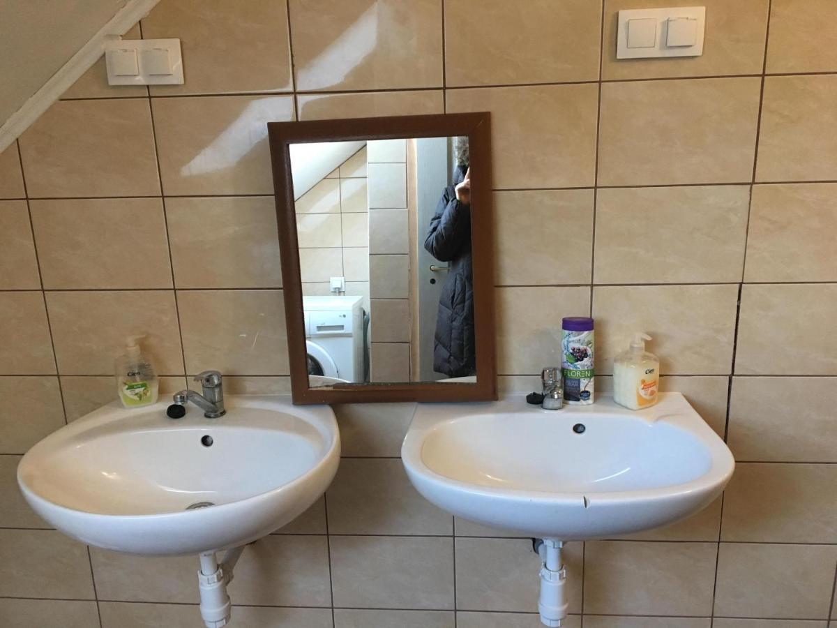 Peregrino Panzio Bed & Breakfast Budaors Luaran gambar