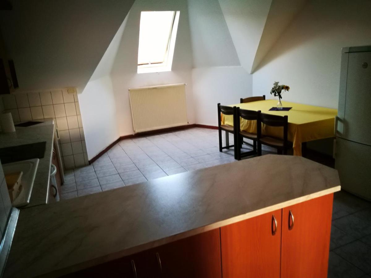 Peregrino Panzio Bed & Breakfast Budaors Luaran gambar